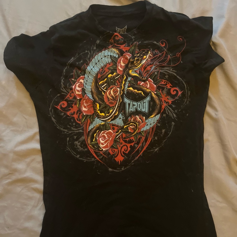 Tapout Black and Red Graphic Tee women’s XS y2k